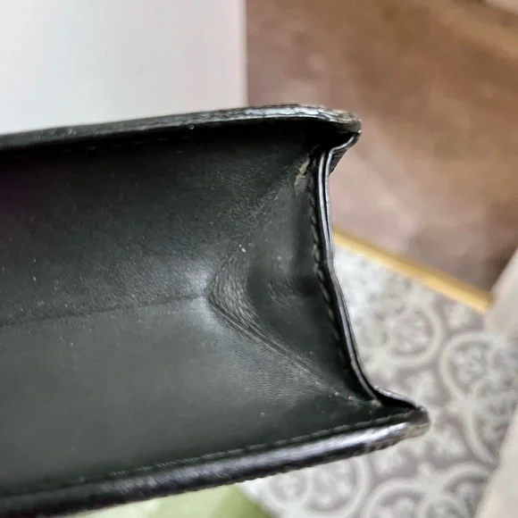 Authentic Louis Vuitton Epi Clutch - Picture 11 of 16